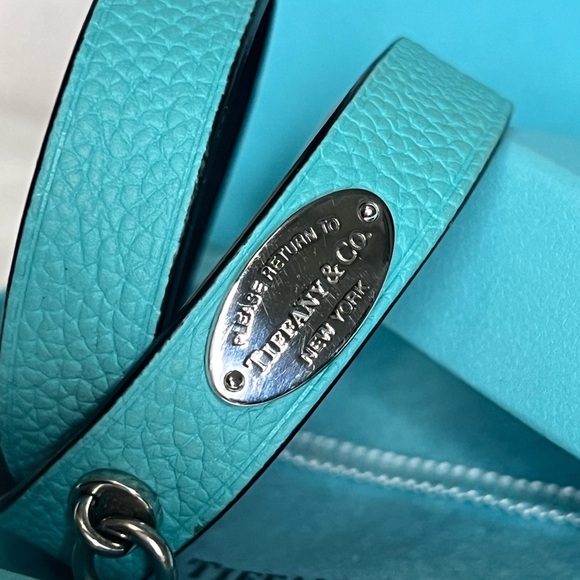 Tiffany & Co. Aqua Leather Bracelet with Silver Plaque - Picture 4 of 13
